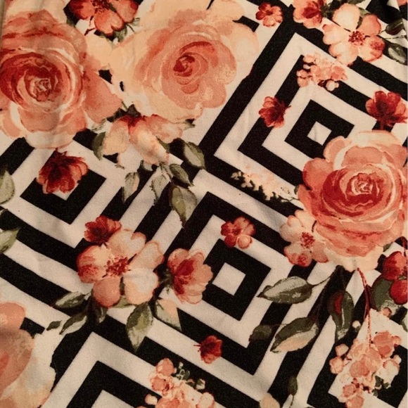 LuLaRoe TC Peach Floral Leggings. EUC. - Picture 1 of 1